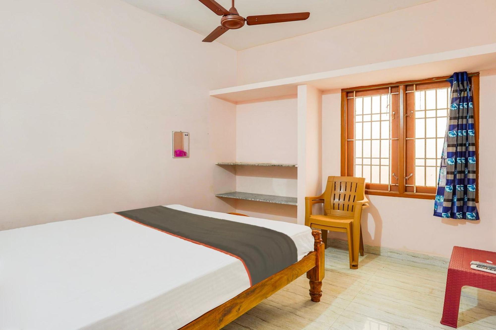 Oyo Park Residency Apartment *