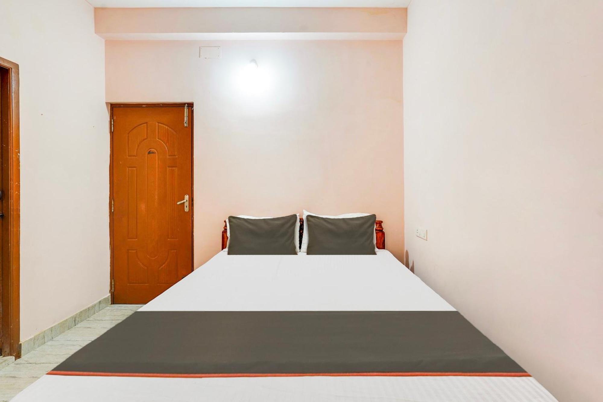 Oyo Park Residency Apartment *